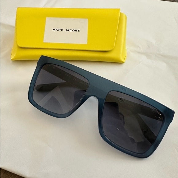 Marc Jacobs***AUTHENTIC*** sunglasses - Picture 2 of 6